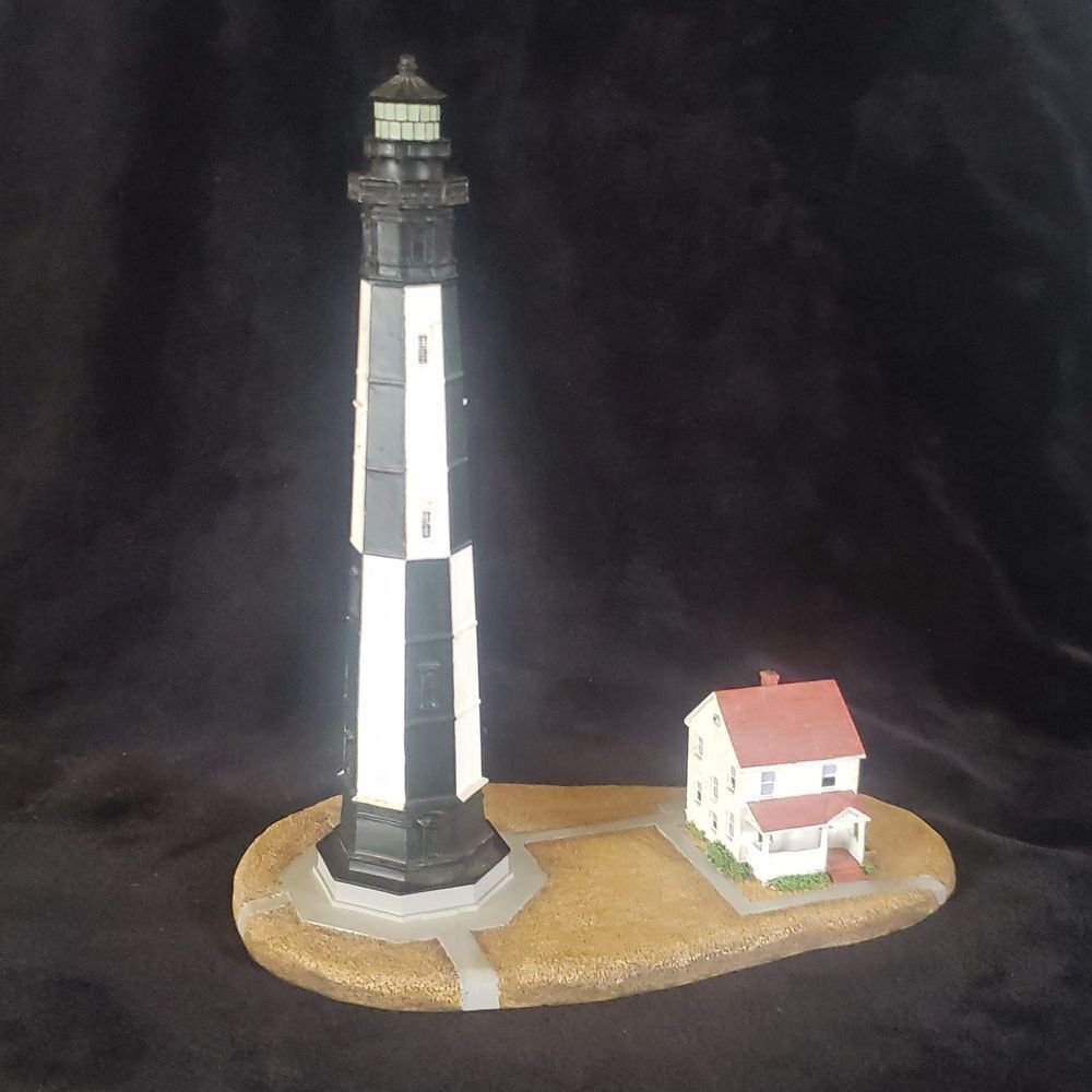 Danbury Mint New Cape Henry, Virginia Beach, VA Lighthouse Figurine
